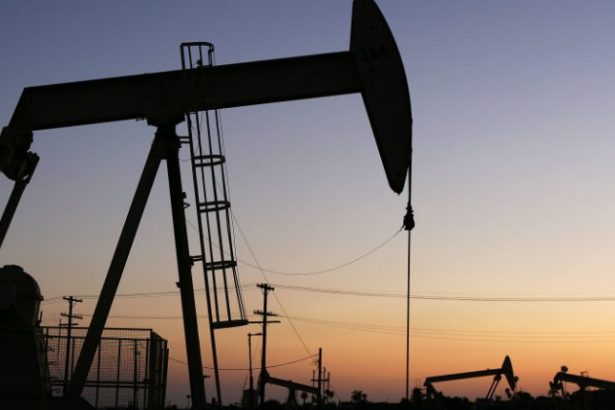 Soc pe pietele internationale pretul petrolului creste brusc dupa atacul cu drona asupra centralei nucleare Barakah