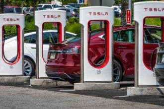 Tesla retrage urgent mii de masini Model Y din cauza unei probleme semnale de autoritatile americane