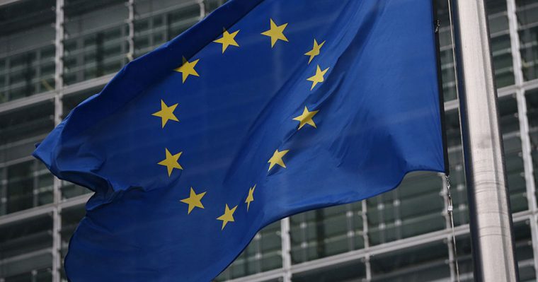 UE raspunde energic dupa declaratia lui Trump despre impozitele auto de 25