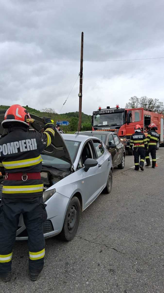 accident la campulung o persoana ranita a fost transportata la spital