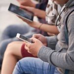 trucul mustatii desenate care insala internetul cum reusesc copiii sa evite filtrele de varsta