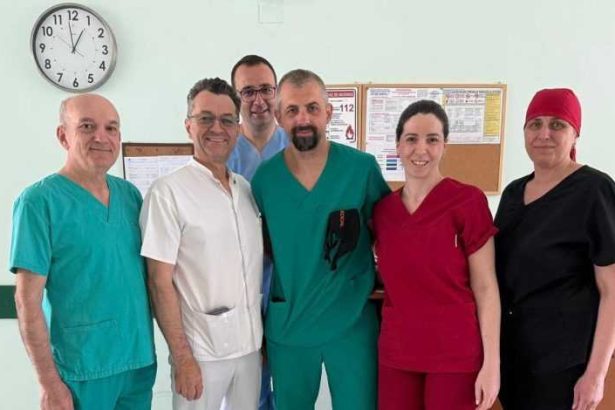 video premiera la sju pitesti proteza totala inversata de umar dr gabriel copciag ofera detalii