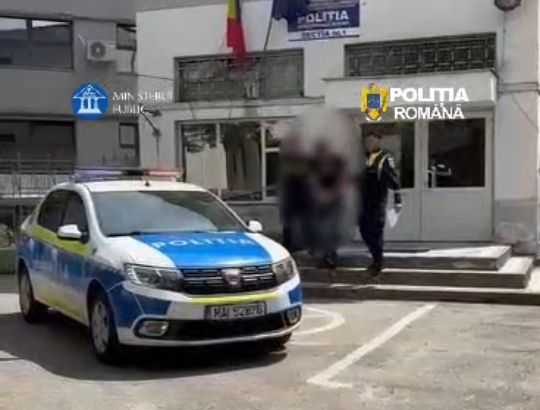 video un barbat din Arges a fost retinut pentru agresiune a lovit o pe fosta concubina si pe actualul ei partener