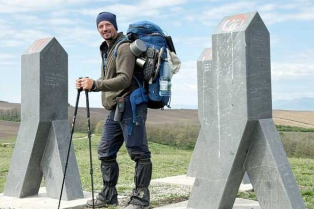 52 de zile de mers pe jos pe Via Transilvanica Un singur vis un refugiu permanent in munti pentru copii