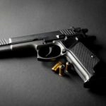 A uitat pistolul acasa si a raportat ca i a fost furat din masina