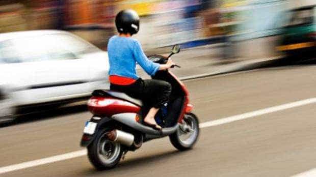 Arges Prins la Campulung calare pe moped baut si fara permis