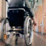 Copiii cu dizabilitati ar putea beneficia de un nou ajutor financiar anual de 500 de lei