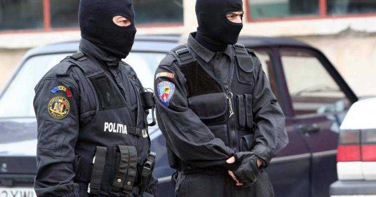 DNA investigheaza sectorul livrrilor prin intermediul aplicatiilor Perchezitii in opt judee si in Bucuresti