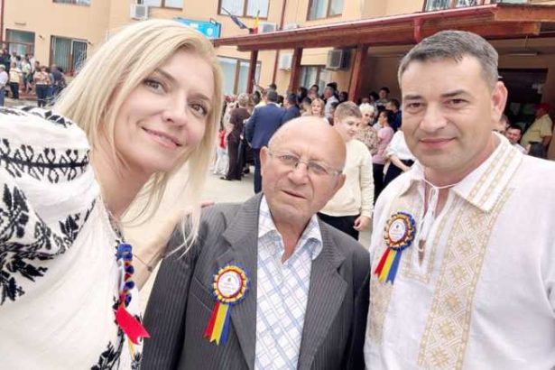 Deputata Alina Gorghiu a participat la Festivalul Papusii Muscelene de la Aninoasa si la Ziua Comunei Vedea