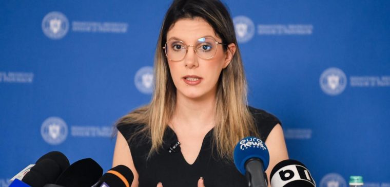 Diana Buzoianu Asa se fura padurile viitoare 250000 de puieti existenti doar pe hartie nu si in realitate