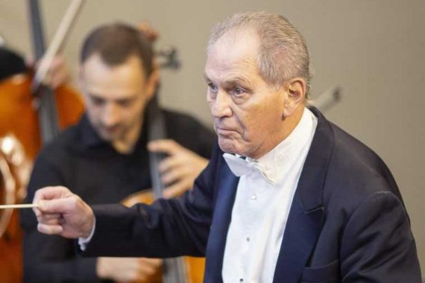Dirijorul Cristian Mandeal se intoarce la Filarmonica Pitesti