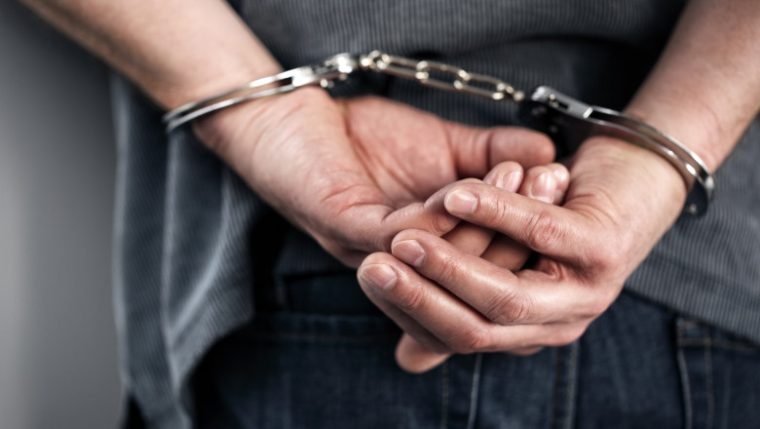 Doi agresori din Calinesti arestati preventiv dupa ce au internat o persoana in spital
