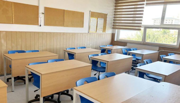 Elevii nu vor sustine cursuri vineri de Ziua Invatatorului