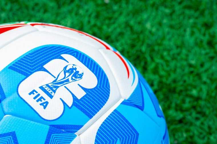 FIFA interzice sticlele pe stadioane la CM 2026 Expertzii atrag atentia asupra riscurilor cauzate de temperaturile ridicate