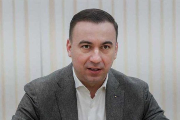 Fostul ministru Bogdan Ivan implicat intr un accident de circulatie in municipiul Bistrita Nu ar fi acordat prioritate unui autobuz