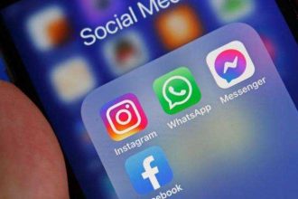 Franta asteapta aprobarea de la Bruxelles pentru a restrictiona accesul minorilor la platformele de socializare