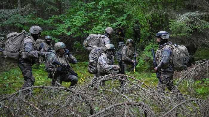 Franta testeaza un sistem militar bazat pe inteligenta artificiala in cadrul NATO dezvoltat ca alternativa la tehnologia americana
