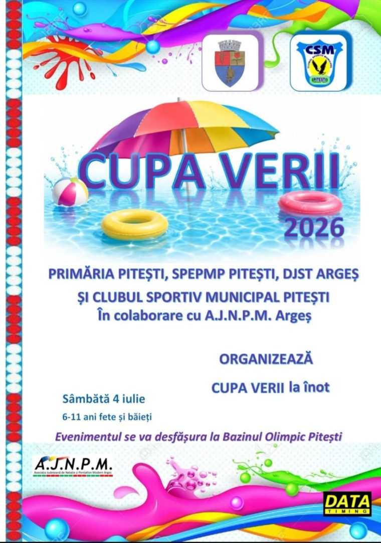 Inotatorii tineri concureaza la Bazinul Olimpic din Pitesti