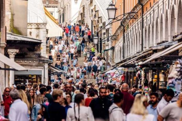 Insula care a spus STOP turistilor acces interzis duminica dupa cresterea acelerata a numarului de vizitatori