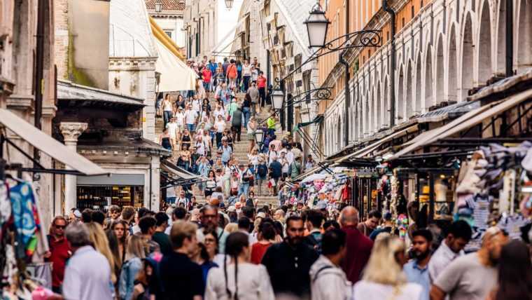 Insula care a spus STOP turistilor acces interzis duminica dupa cresterea acelerata a numarului de vizitatori