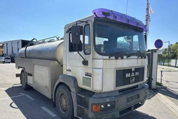 Kievul dezvaluie noua tactica a Rusiei pentru aprovizionarea trupelor combustibil militar transportat in cisterne pentru lapte