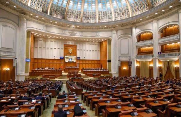 Lovitura pentru cei care au iniciat reforma electorala Senatul opreste intoarcerea la sistemul cu doua tururi pentru alegerea primarilor