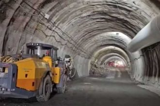 Lucrarile avanseaza pe A1 Pitesti Sibiu constructorii lucreaza simultan la trei tuneluri in zona montana