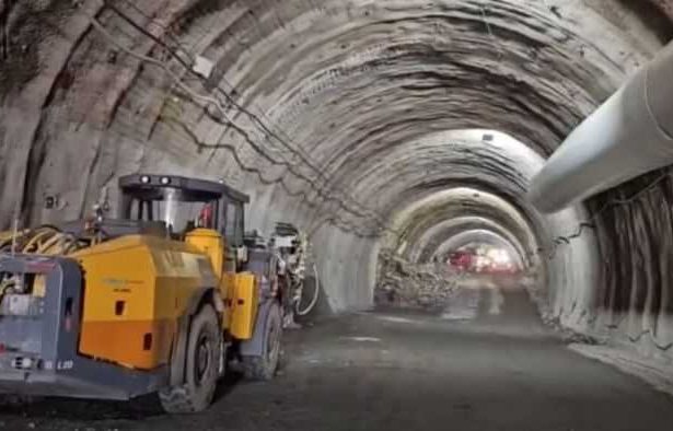 Lucrarile avanseaza pe A1 Pitesti Sibiu constructorii lucreaza simultan la trei tuneluri in zona montana
