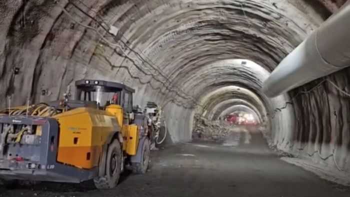 Lucrarile avanseaza pe A1 Pitesti Sibiu constructorii lucreaza simultan la trei tuneluri in zona montana