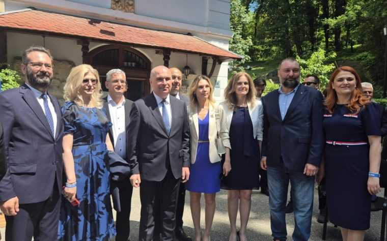 Mihai Cotez Fiecare zi in care PNL face fata presiunilor este o zi favorabila democratiei