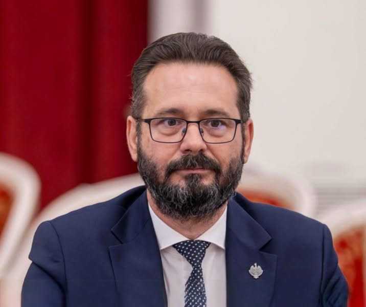 Mihai Cotez anunta o noua orientare pentru PNL Arges Nu ma intereseaza sa castig disputele interne ci sa reconstruiesc o organizatie puternica
