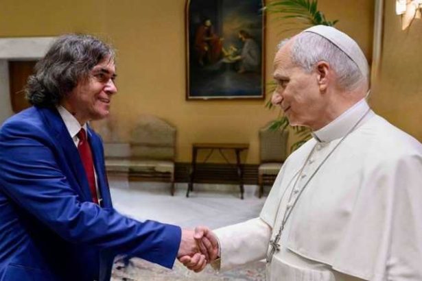 Mircea Cartarescu unul dintre cei 20 de scriitori invitati de Papa Leon al XIV lea la Vatican