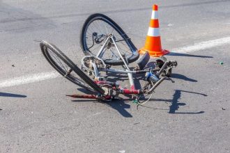 O fetita de 10 ani a decedat dupa ce a fost lovita de un sofer baut in timp ce se afla pe bicicleta