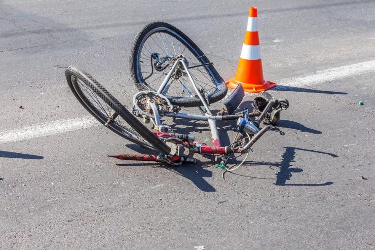 O fetita de 10 ani a decedat dupa ce a fost lovita de un sofer baut in timp ce se afla pe bicicleta