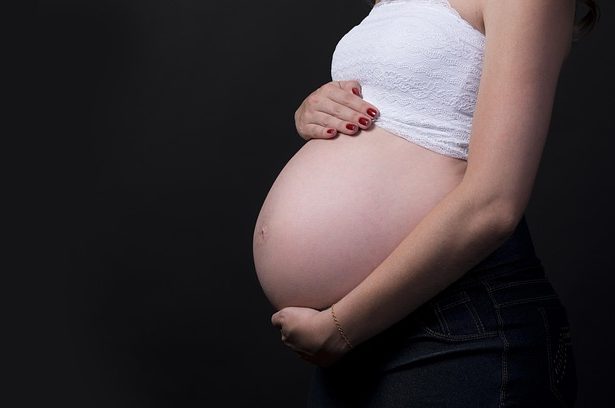 Pacientele vor putea fi insotite la cerere pe durata travaliului si nasterii initiativa a fost adoptata de Senat