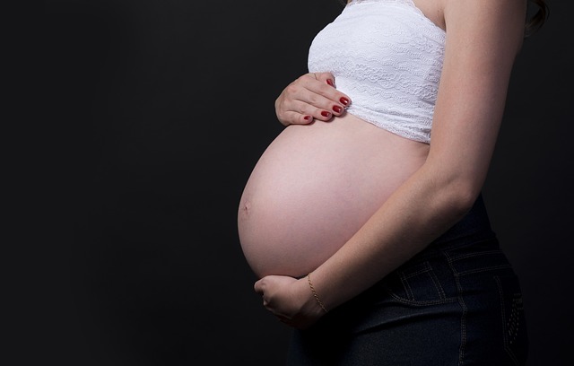 Pacientele vor putea fi insotite la cerere pe durata travaliului si nasterii initiativa a fost adoptata de Senat