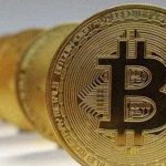 Panica pe piata cripto Bitcoin a scazut la jumatate fata de maximul istoric