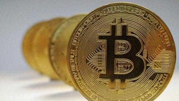 Panica pe piata cripto Bitcoin a scazut la jumatate fata de maximul istoric