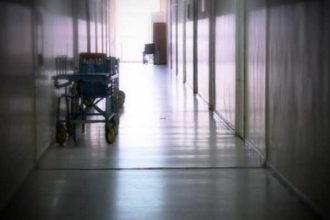 Pontaj electronic obligatoriu in spitalele publice medicii si asistentii vor fi supravegheati la intrarea si iesirea din ture