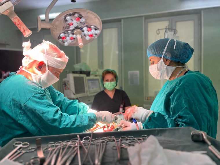 Premier la SJU Piteti O tumor de 23 kg a fost extirpat de la o femeie de 74 de ani