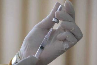 Premier mondial cercettorii au testat un vaccin conceput de inteligenta artificiala pe subiecti umani