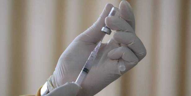 Premier mondial cercettorii au testat un vaccin conceput de inteligenta artificiala pe subiecti umani