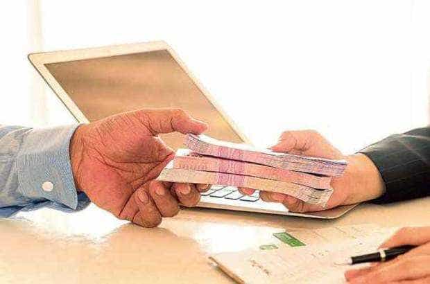 Romanii care au credite pot solicita despagubiri in urma scandalului ROBOR