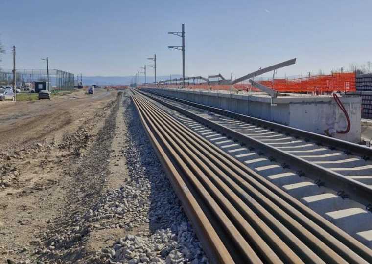 Trenurile de santier au inceput sa circulpe tronsonul Cluj Poieni cea mai recente cale ferata din Romania