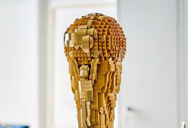 Un tanar a creat trofeul Cupei Mondiale din LEGO Colectia sa valoreaza mai mult de 20000 de euro