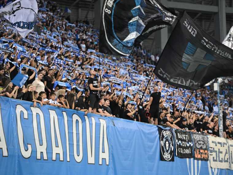 Universitatea Craiova a deschis vanzarea abonamentelor pentru sezonul urmator In numai 30 de minute au fost vandute o mie