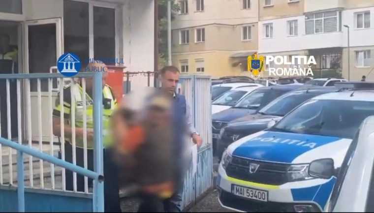 VIDEO A fost retinut dupa ce a imbratisat o tanara fara consimtamantul ei pe strada in Mioveni