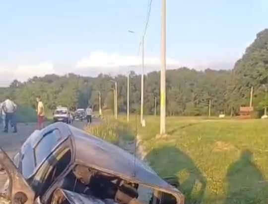 Video Acident la Costesti Doi raniti transportati cu ambulantele