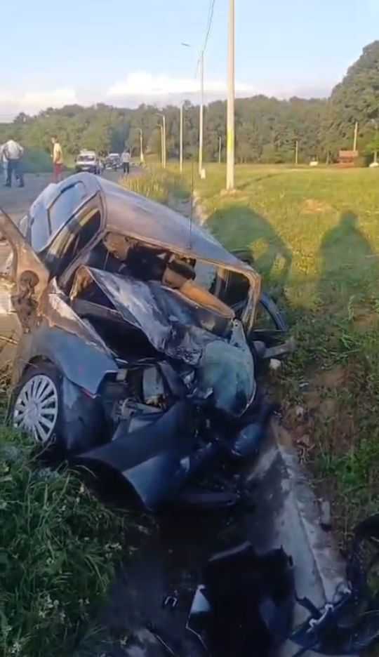 Video Acident la Costesti Doi raniti transportati cu ambulantele