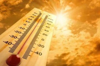 canicula face primele victime un preot sa prabusit in timpul slujbii iar o femeie insarcinata a lesinat